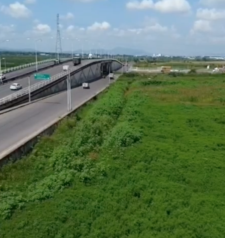Vista aérea del terreno desde el puente del Nuevo Periférico