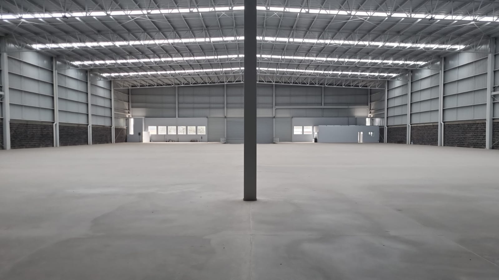 Nave industrial vista frontal