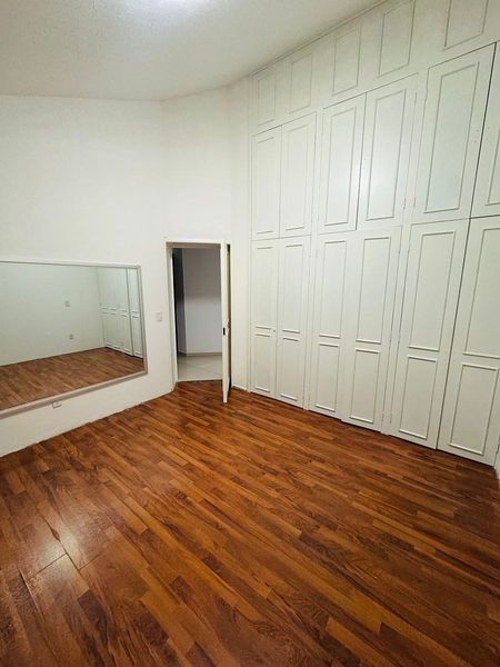Recámara secundaria con closets