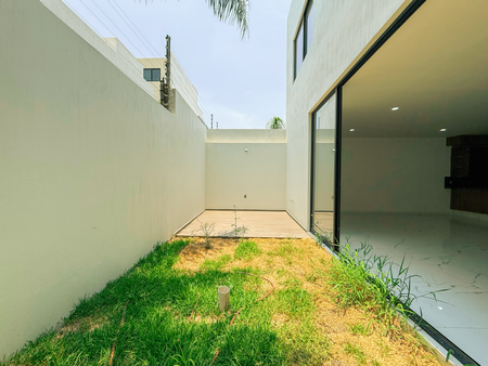 Jardín posterior