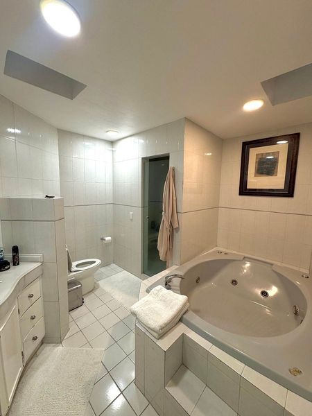 Baño principal con jacuzzi