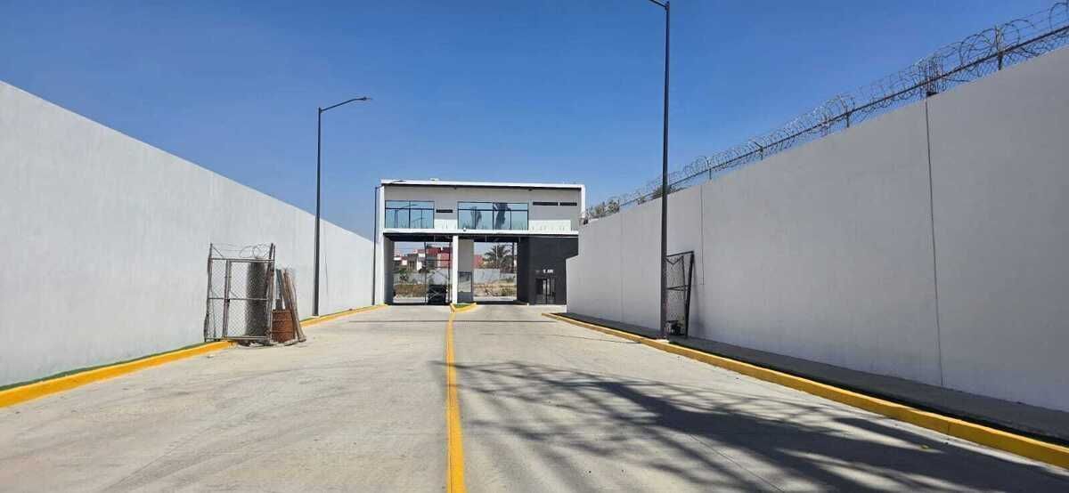 Calle de acceso AE Park